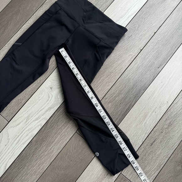 Lululemon Leggings Anew Crop 19” inseam | Size: 2 | Excellent Condition - Picture 5 of 6